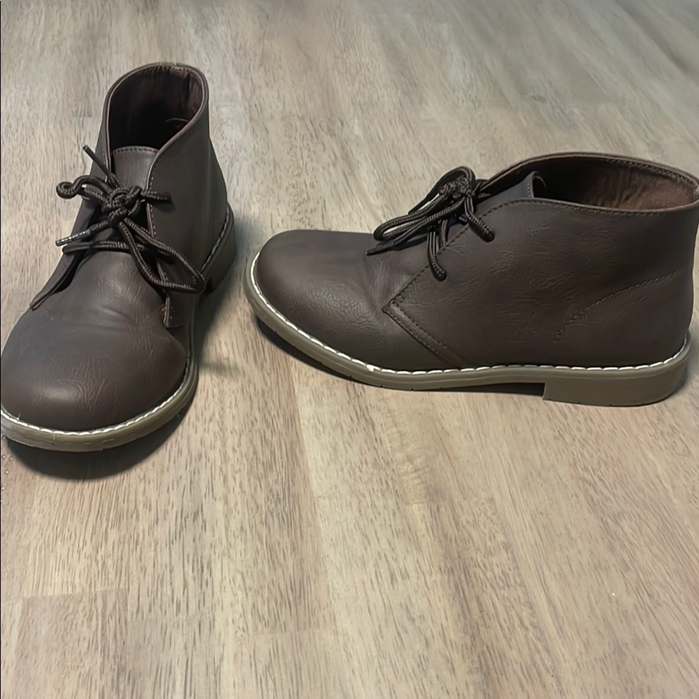 The Children's Place Brown Dress Shoes Classic Design